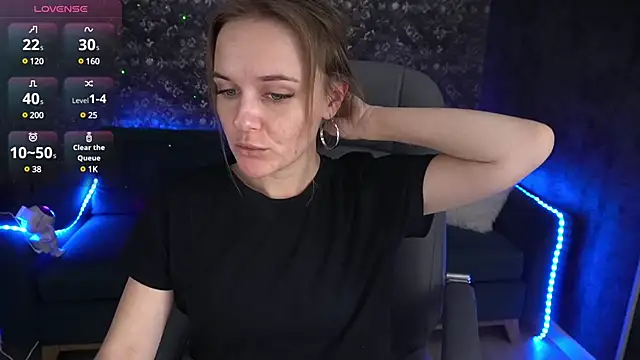 MaribelRiverr  online show from 12.15.24