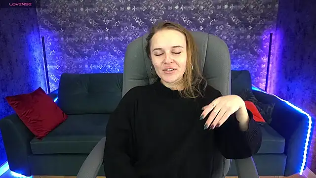 MaribelRiverr  online show from 12.19.24