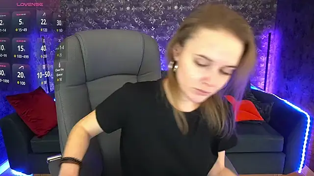 MaribelRiverr  online show from 12.19.24