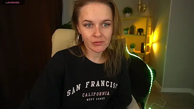 MaribelRiverr  online show from 12.21.24