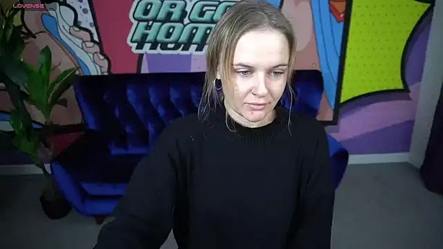 MaribelRiverr  online show from 10.19.25