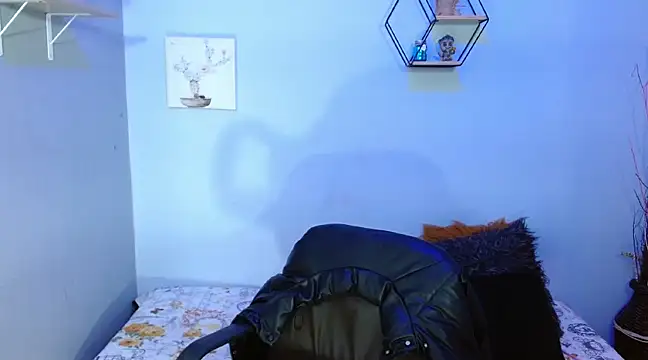 Cailee Mansour online show from 02.26.25