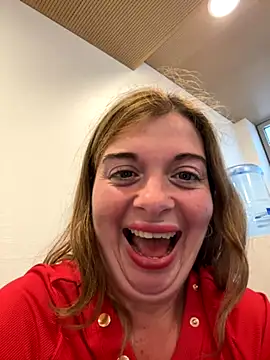 Snapshot of Lombada chatting on 09.26.25 Lombada online show from 09.26.25