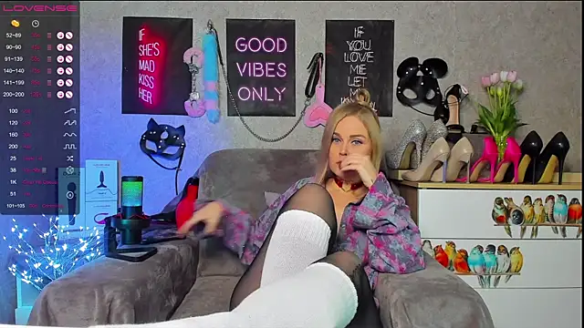 HannaKorsak online show from 12.16.24