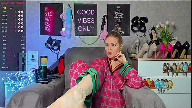 HannaKorsak online show from 02.25.25