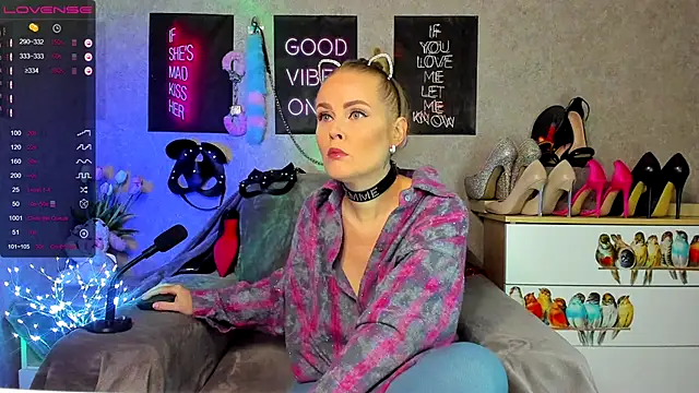 HannaKorsak online show from 09.22.25
