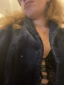 EvaRush online show from 12.21.24