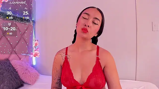 AntonellaQueenn online show from 12.20.24