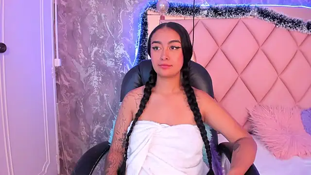 AntonellaQueenn online show from 12.26.24