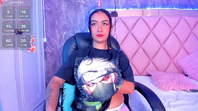 AntonellaQueenn online show from 01.04.25
