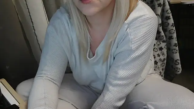 LaRa forU online show from 02.08.25