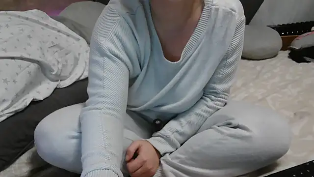 LaRa forU online show from 02.13.25