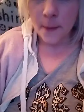 LaRa forU online show from 03.16.25