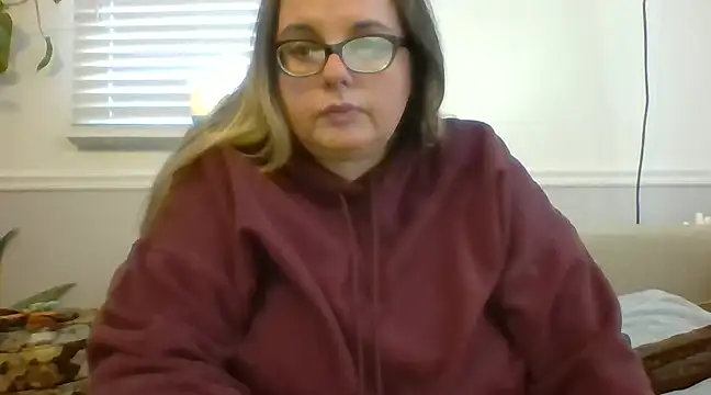 Snapshot of LauLauPAWG chatting on 01.15.25 LauLauPAWG online show from 01.15.25