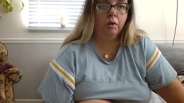 Snapshot of LauLauPAWG chatting on 01.17.25 LauLauPAWG online show from 01.17.25