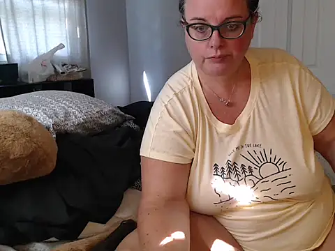 LauLauPAWG online show from 10.08.25