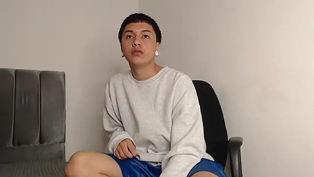 Snapshot of alex-lover chatting on 09.19.25 alex-lover online show from 09.19.25