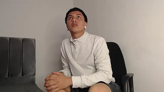 Snapshot of alex-lover chatting on 09.20.25 alex-lover online show from 09.20.25