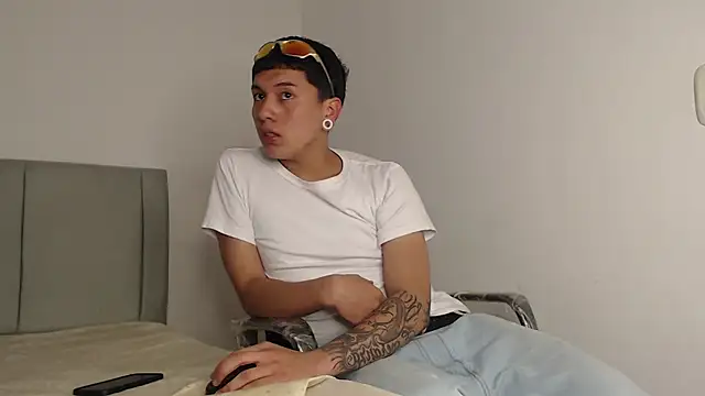 alex-lover online show from 02.10.26