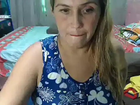 Snapshot of mom_son_dirty chatting on 12.04.24 mom son dirty online show from 12.04.24