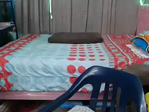 Snapshot of mom_son_dirty chatting on 12.04.24 mom son dirty online show from 12.04.24