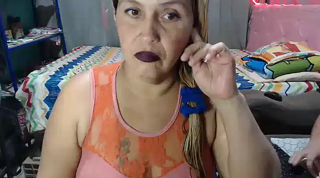 Snapshot of mom_son_dirty chatting on 02.12.25 mom son dirty online show from 02.12.25