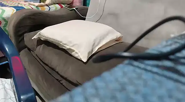 Snapshot of mom_son_dirty chatting on 02.13.25 mom son dirty online show from 02.13.25