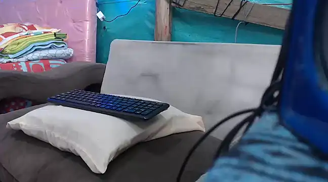 Snapshot of mom_son_dirty chatting on 02.28.25 mom son dirty online show from 02.28.25