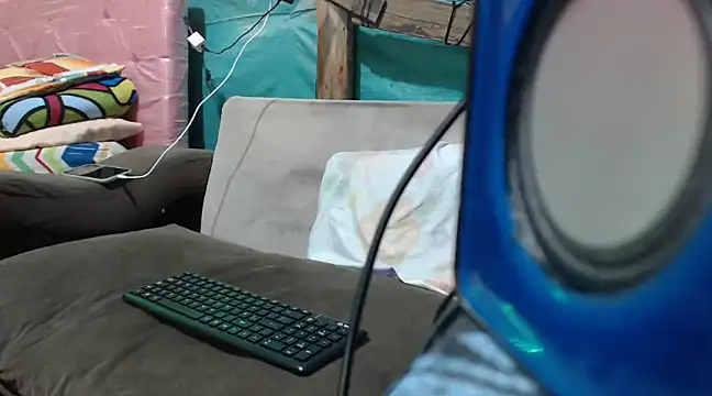 Snapshot of mom_son_dirty chatting on 03.19.25 mom son dirty online show from 03.19.25