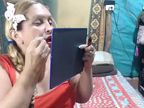 Snapshot of mom_son_dirty chatting on 10.07.25 mom son dirty online show from 10.07.25