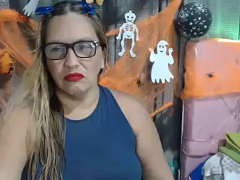 Snapshot of mom_son_dirty chatting on 10.23.25 mom son dirty online show from 10.23.25