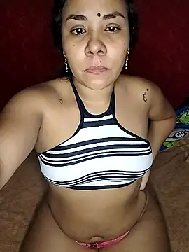 Snapshot of melany_sw chatting on 10.30.25 melany sw online show from 10.30.25