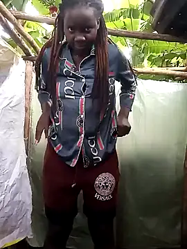 Snapshot of Black_juicy24 chatting on 02.02.25 Black juicy24 online show from 02.02.25