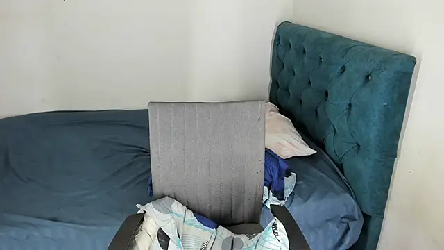 Snapshot of RachelJones_ chatting on 01.07.25 RachelJones online show from 01.07.25