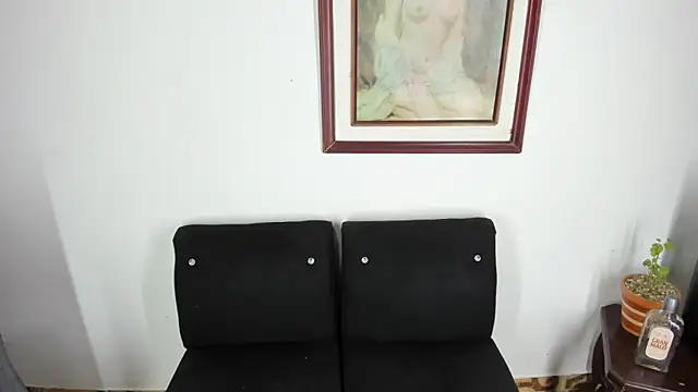 Snapshot of RachelJones_ chatting on 01.12.25 RachelJones online show from 01.12.25