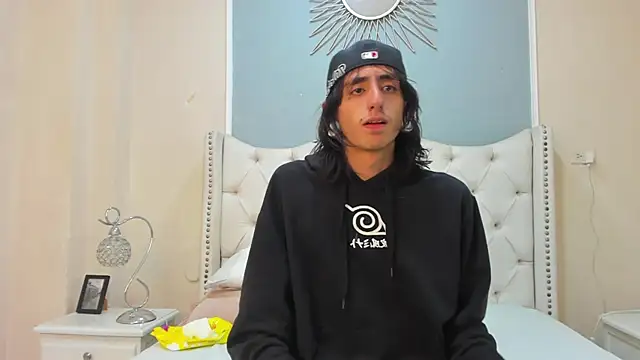 Snapshot of Matthew_Dixonn chatting on 12.08.24 Matthew Dixonn online show from 12.08.24