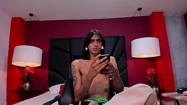 Snapshot of Matthew_Dixonn chatting on 12.31.24 Matthew Dixonn online show from 12.31.24