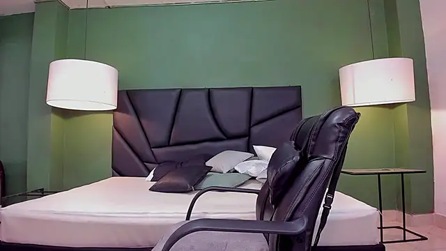 Snapshot of Matthew_Dixonn chatting on 01.19.25 Matthew Dixonn online show from 01.19.25