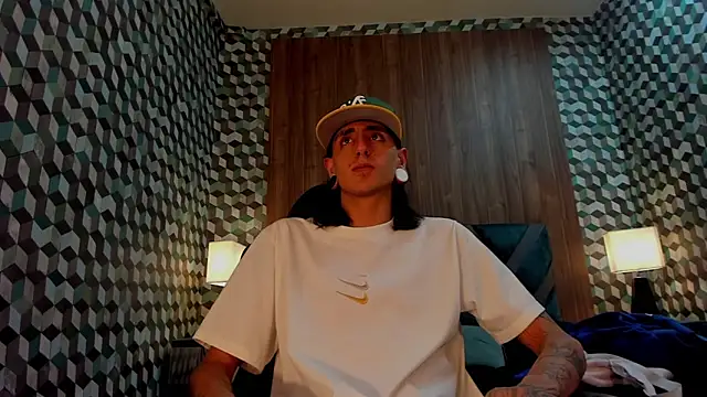 Snapshot of Matthew_Dixonn chatting on 01.25.25 Matthew Dixonn online show from 01.25.25