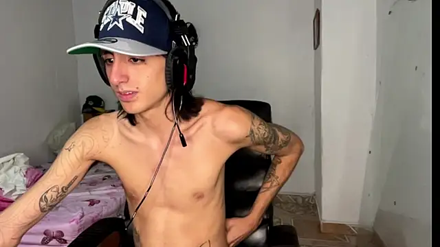 Snapshot of Matthew_Dixonn chatting on 02.07.25 Matthew Dixonn online show from 02.07.25