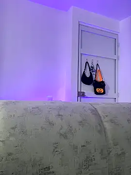 Snapshot of IsaValencia chatting on 11.05.25 IsaValencia online show from 11.05.25