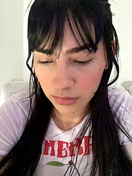 Snapshot of IsaValencia chatting on 11.06.25 IsaValencia online show from 11.06.25