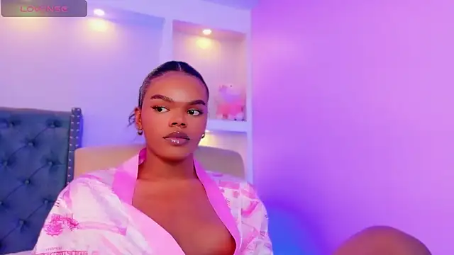 Snapshot of CamiEstrada chatting on 09.21.25 CamiEstrada online show from 09.21.25