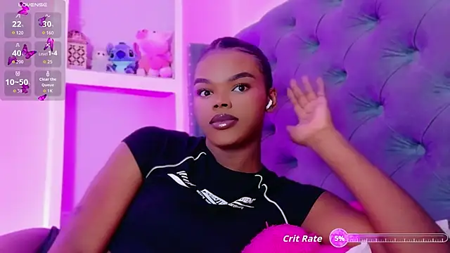 Snapshot of CamiEstrada chatting on 10.17.25 CamiEstrada online show from 10.17.25