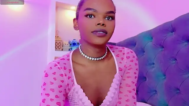 Snapshot of CamiEstrada chatting on 10.18.25 CamiEstrada online show from 10.18.25