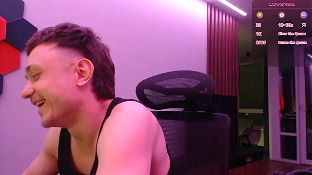 Snapshot of alex_nash chatting on 10.10.25 alex nash online show from 10.10.25