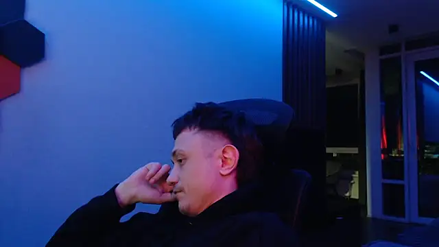 Snapshot of alex_nash chatting on 10.11.25 alex nash online show from 10.11.25