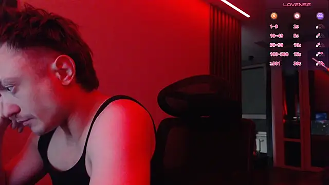 Snapshot of alex_nash chatting on 10.15.25 alex nash online show from 10.15.25