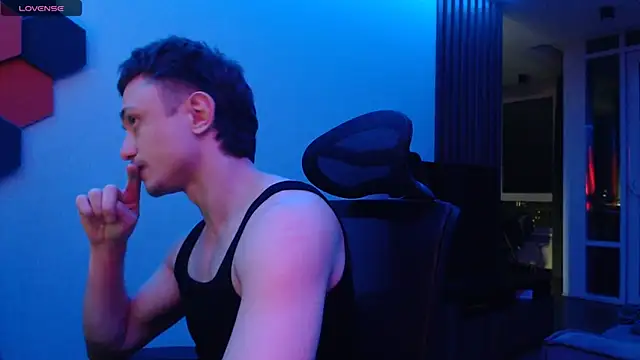 Snapshot of alex_nash chatting on 10.22.25 alex nash online show from 10.22.25