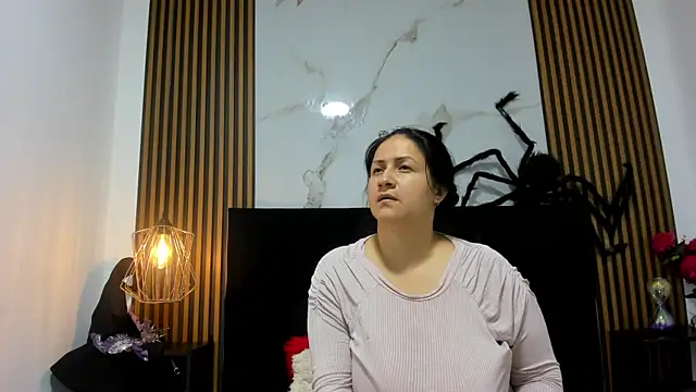 Ambber moon online show from 10.25.25